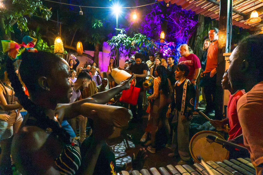 Música y tambores en directo, Cali